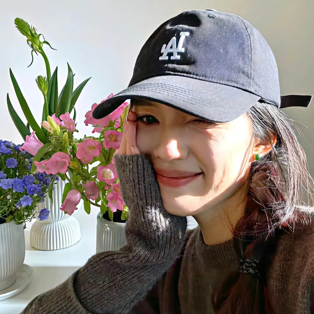 红衣小女孩海报