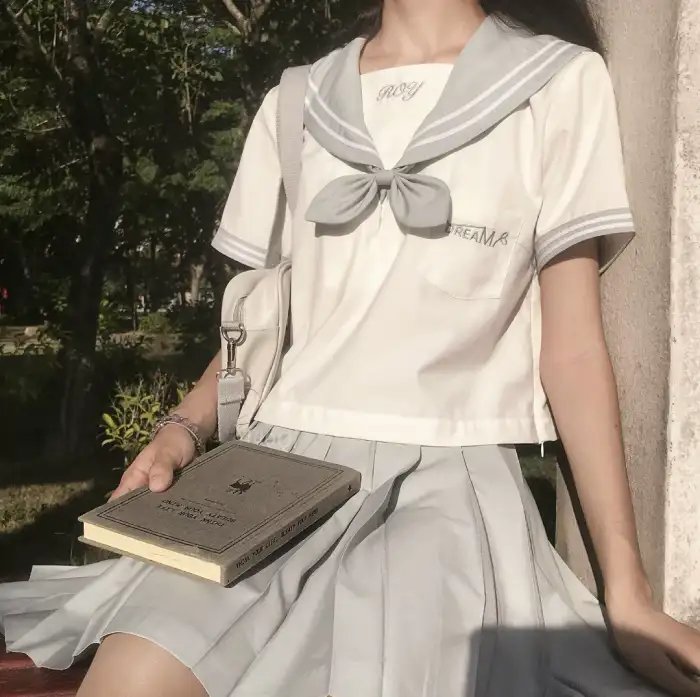 莉亚的7重人生海报