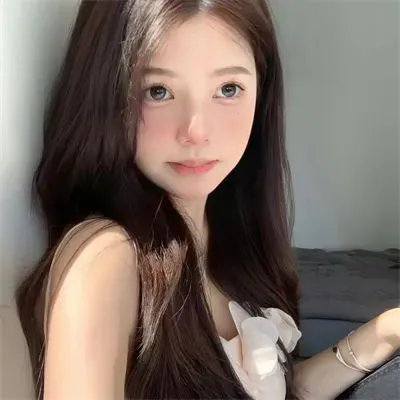 白石山下一家人海报